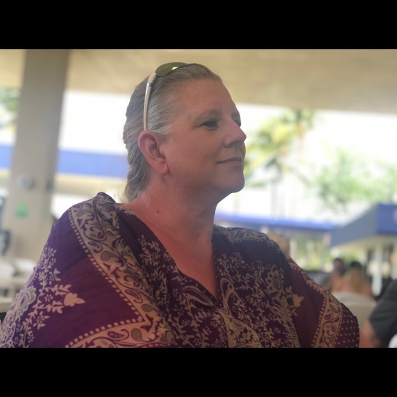 Meet your Posher, Stefanie - Picture 1 of 1